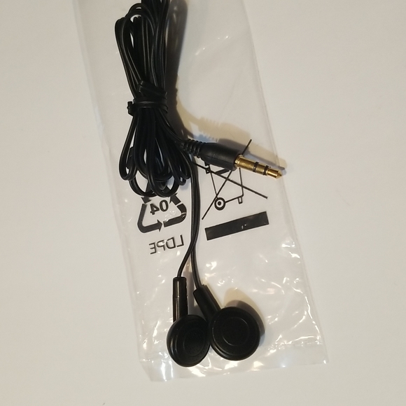 Black in-ear earbuds, NWOT - Picture 2 of 4